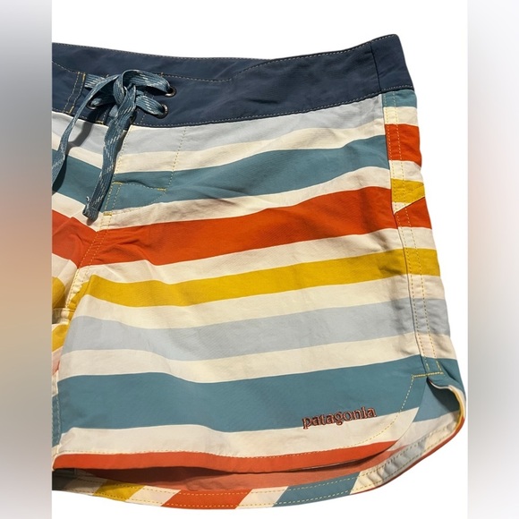 Patagonia Wavefarer 5” Women’s Boardshorts in Surfboard Yellow - Picture 4 of 10